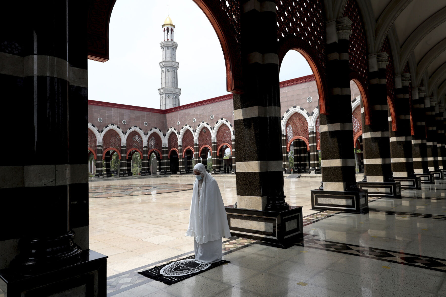 APTOPIX Indonesia Ramadan